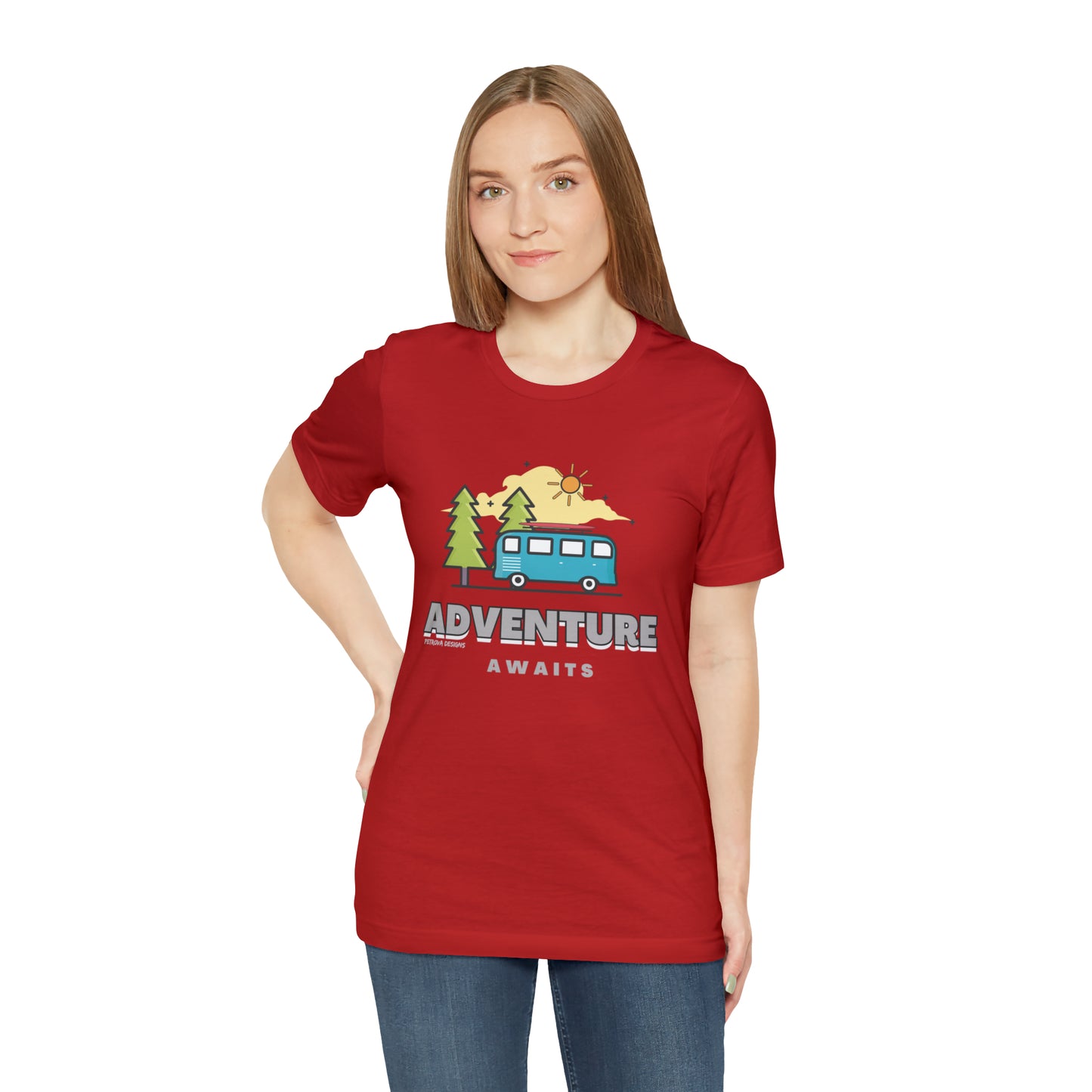 T-Shirt for Travelers | Traveler Tee Gift Idea | Adventurer T-Shirt Petrova Designs